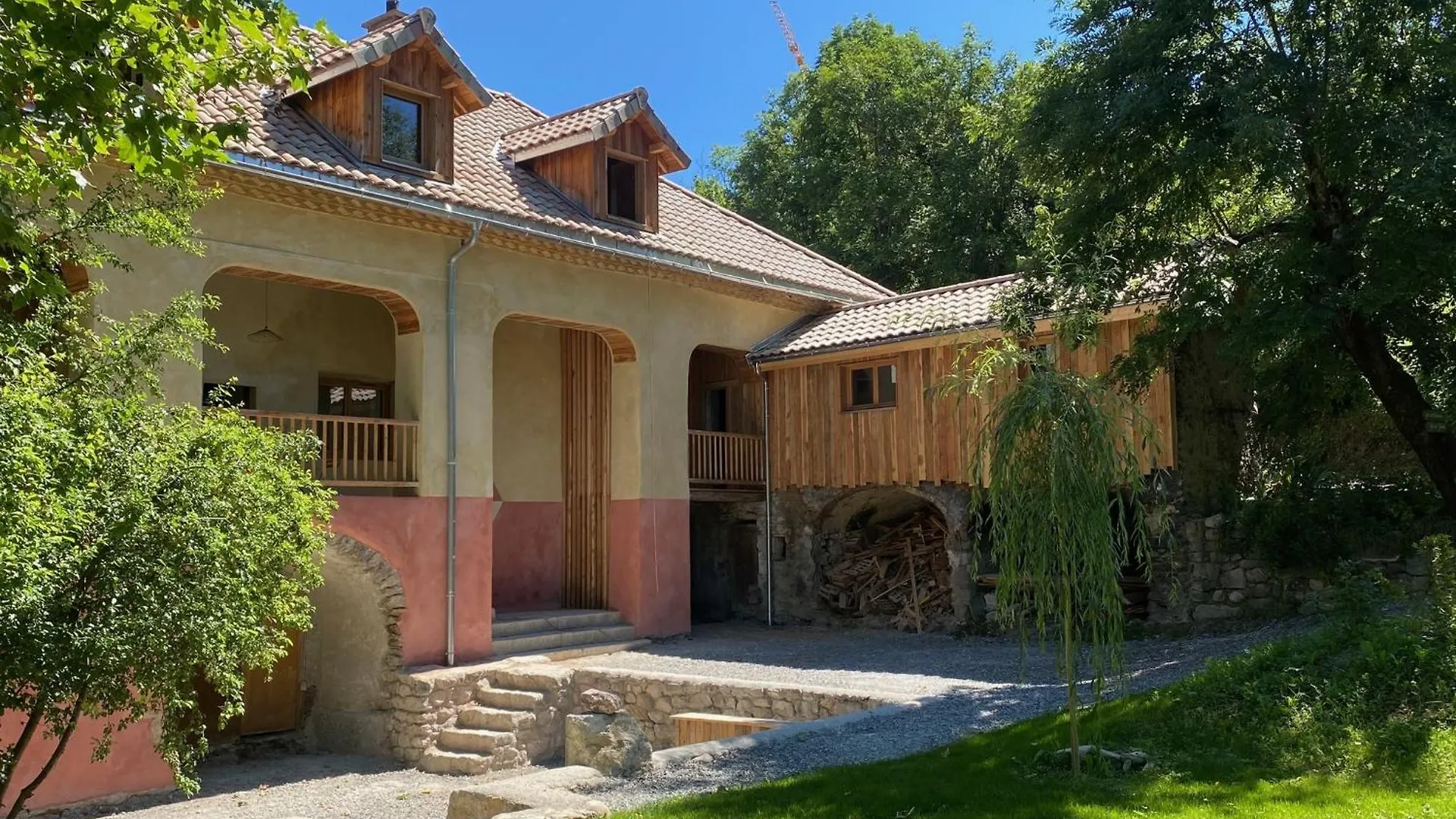 Les Cabanes Du Dauphine Et Logis A La Ferme Gap
