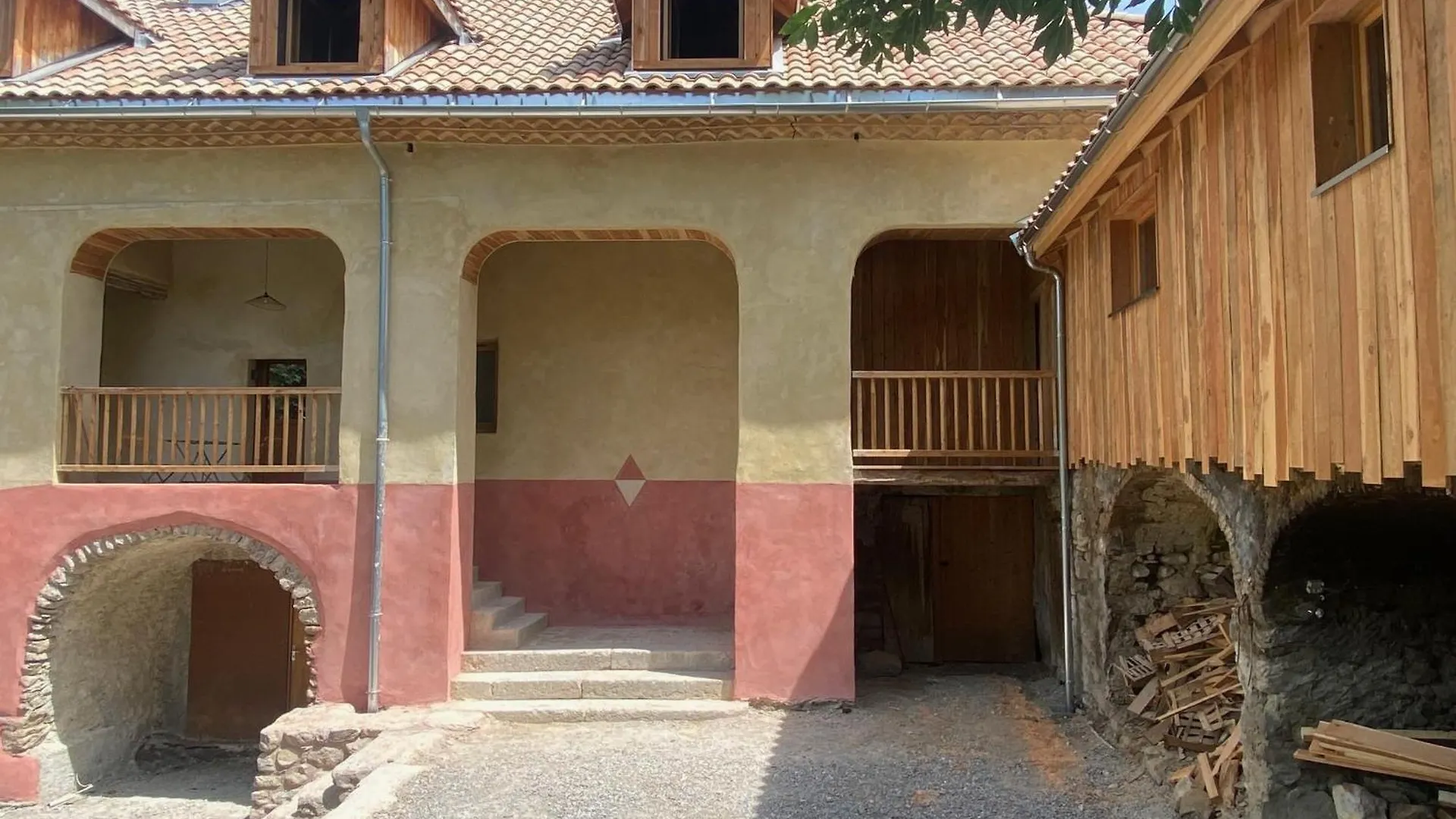 Vakantiehuis Les Cabanes Du Dauphine Et Logis A La Ferme Gap