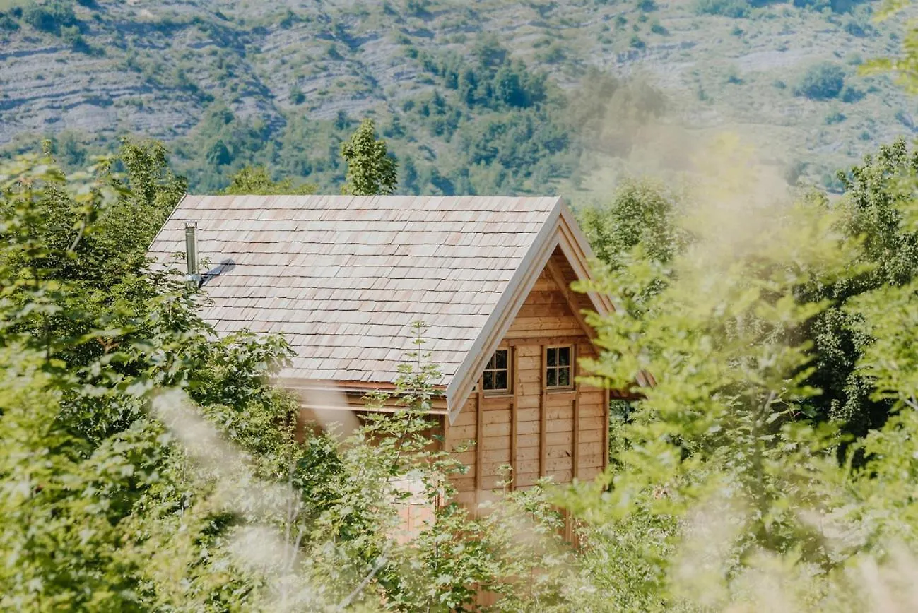 Les Cabanes Du Dauphine Et Logis A La Ferme Gap 0*,  Frankrijk