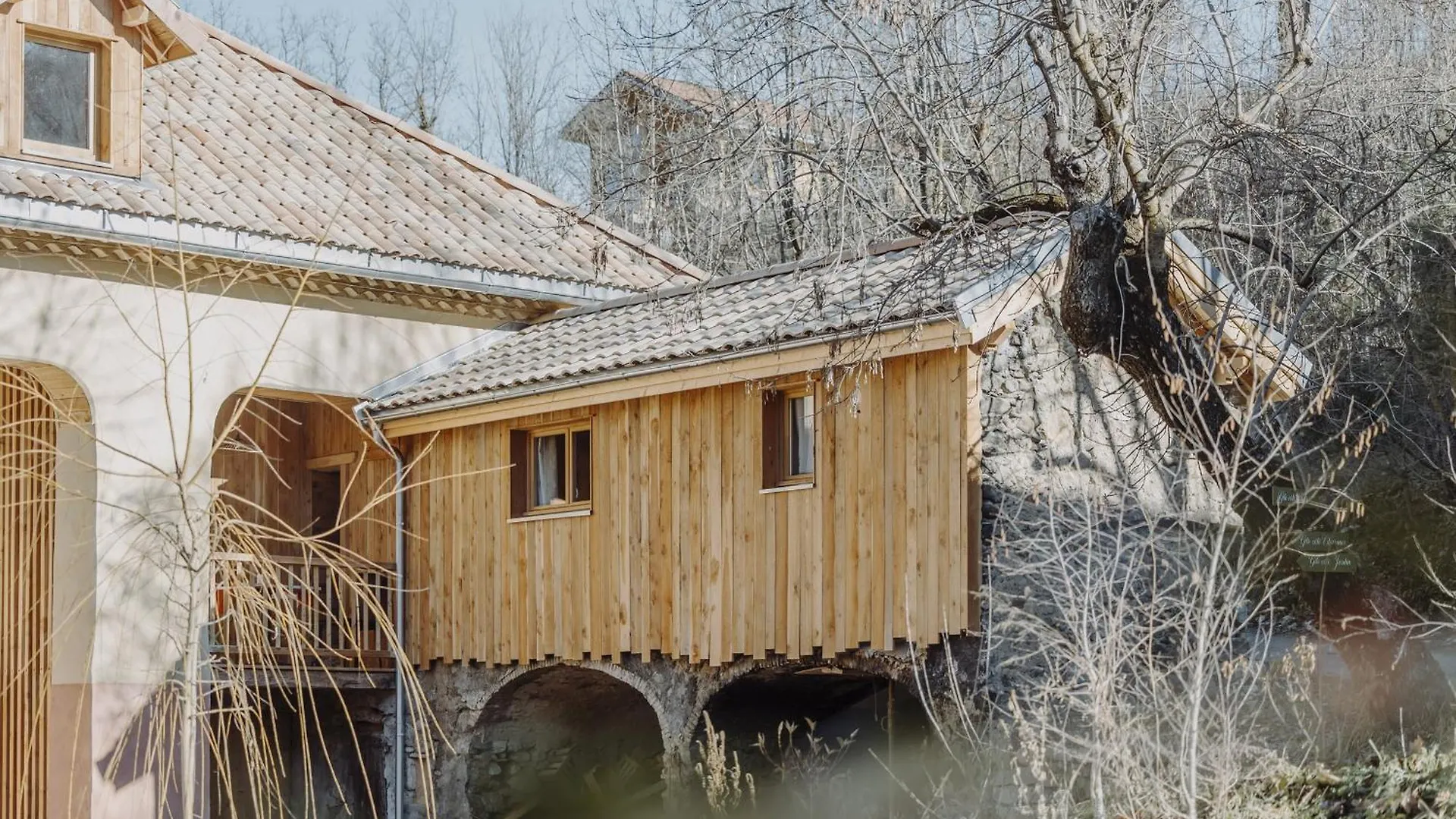 Les Cabanes Du Dauphine Et Logis A La Ferme Gap 0*,  Frankrijk