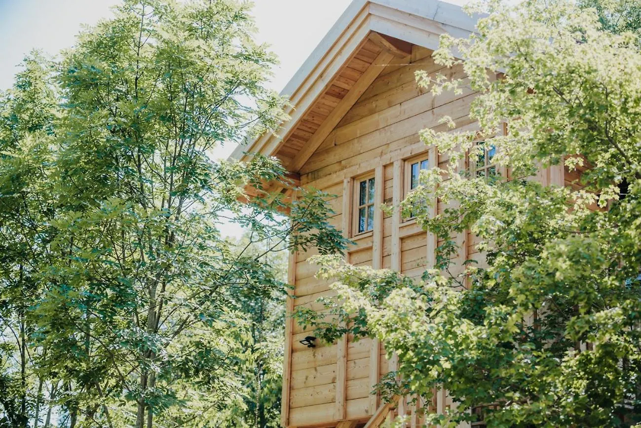 Les Cabanes Du Dauphine Et Logis A La Ferme Gap 0*,  Frankrijk